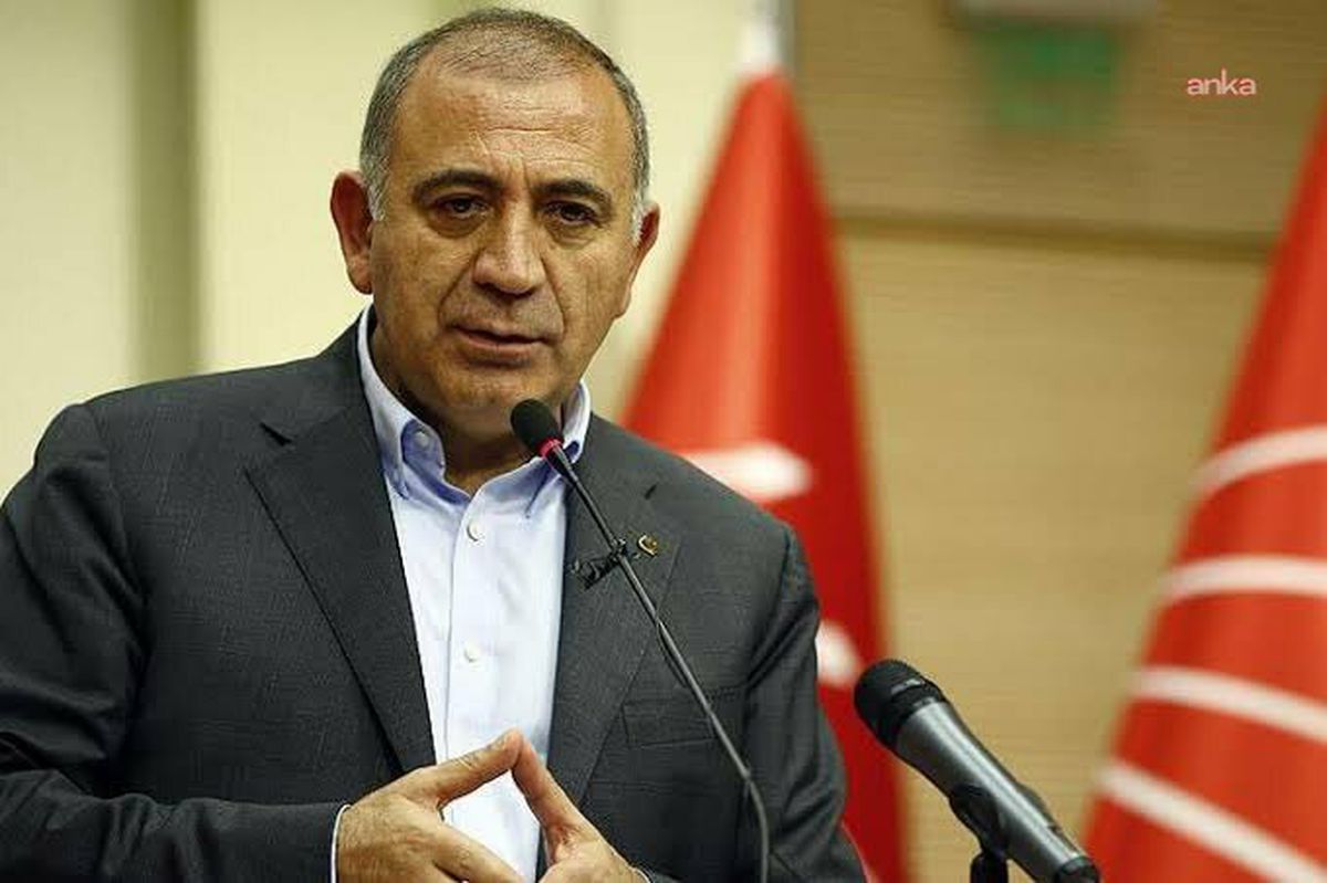 Gürsel Tekin’den Burhanettin Bulut’a: “Bizim geçmişte partide figüranlarımız vardı, tıpkı senin gibiler; ama zaten onlar..