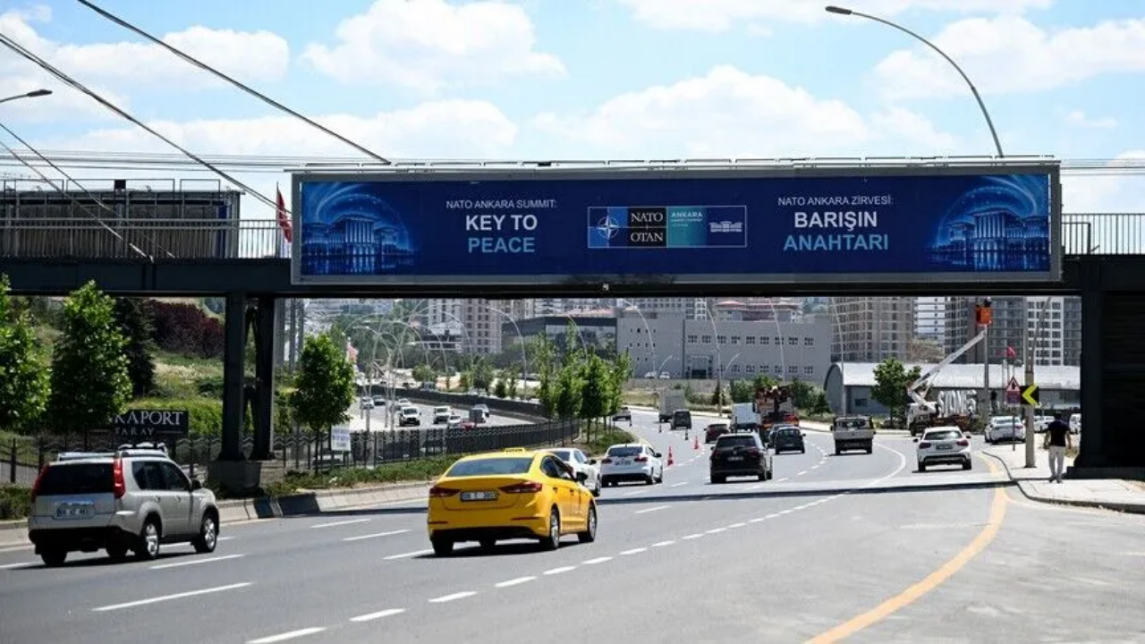 NATO Zirvesi'nde taksilerde Türkiye'nin UNESCO listelerindeki değerlerini tanıtan kitapçıklar dağıtılacak