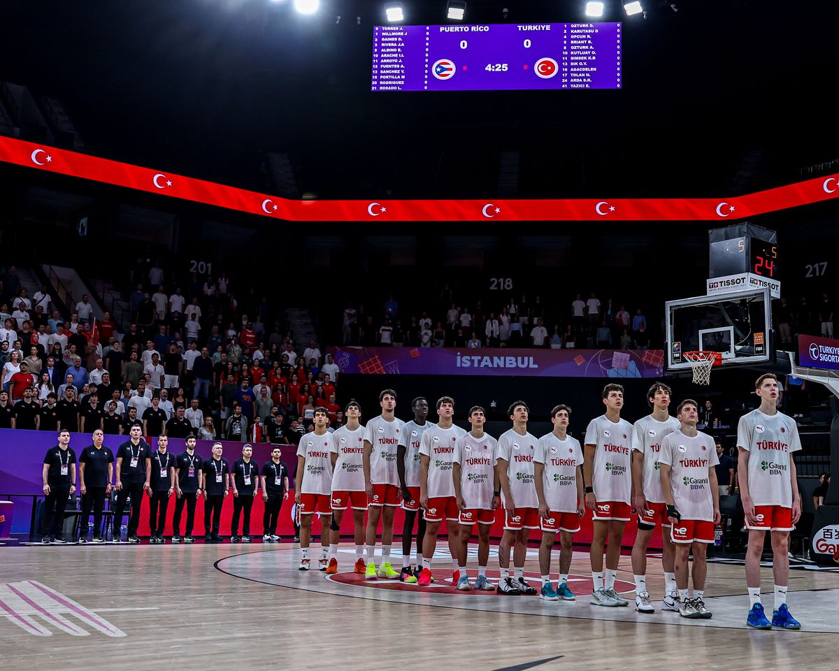 17 Yaş Altı Erkek Basketbol Milli Takımı, grup birincisi olarak son 16 turuna yükseldi