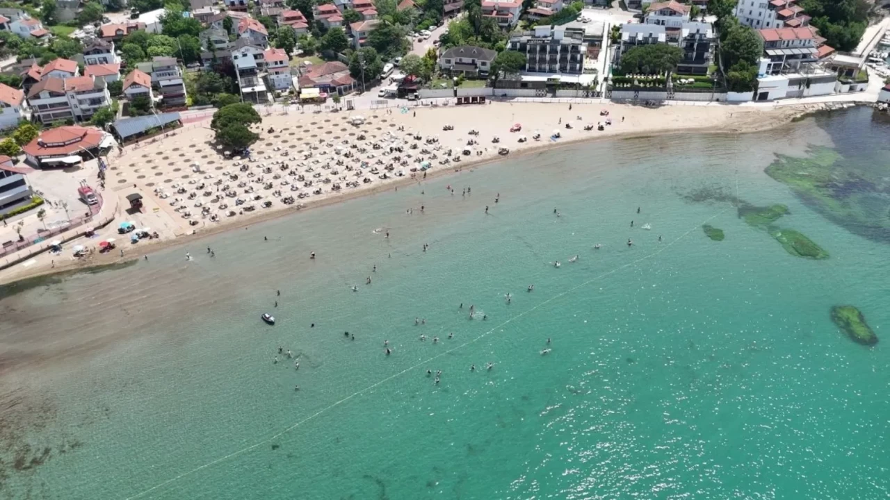 Kandıra sahillerinde yaz hareketliliği: Turkuaz sular ziyaretçilerini bekliyor!