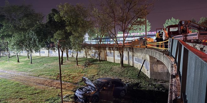 Navigasyon yanlış yolu gösterdi, dereye uçtu