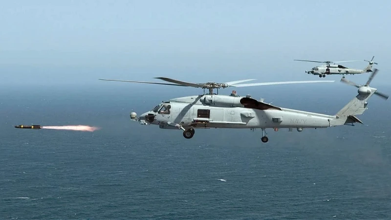 ABD helikopteri Umman Denizi'ne acil iniş yaptı: Mürettebat kayıp