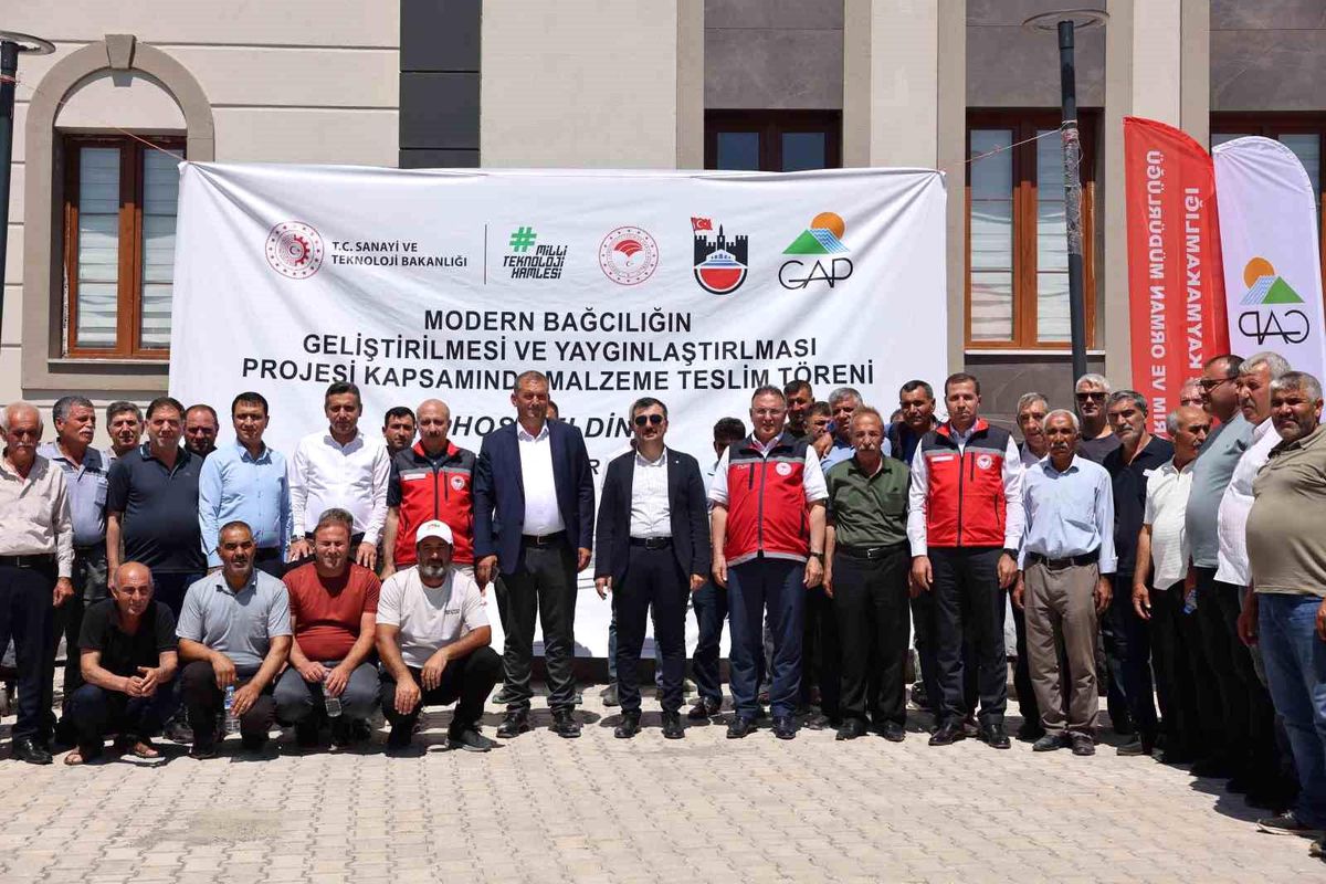 Dicle'de çiftçilere yüzde 50 hibeli tarım aletleri dağıtıldı