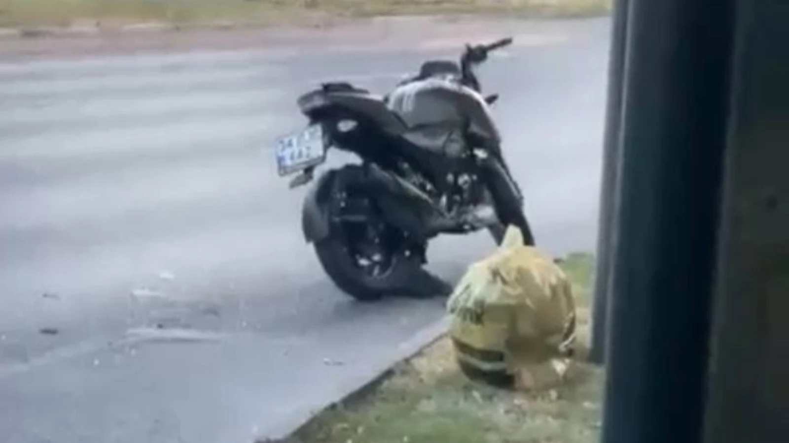 Bakırköy'de otomobilin çarptığı motosikletli genç öldü