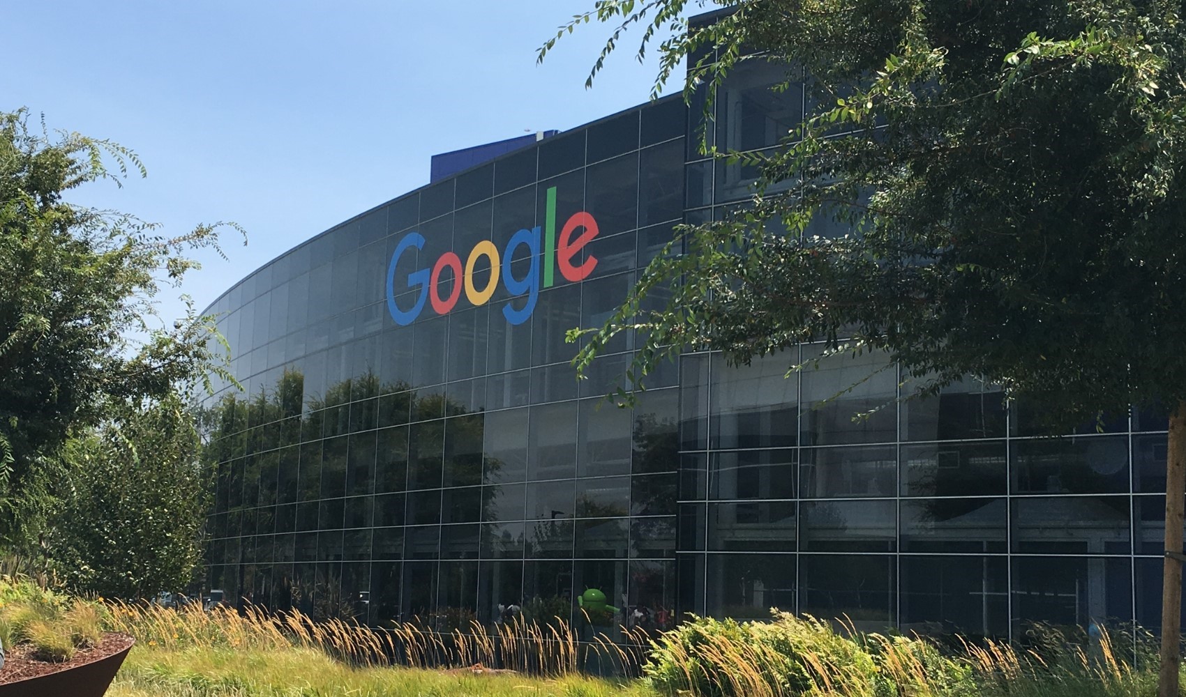 Avrupa Birliği’nden Google’a arama motoru rekabeti gerekçesiyle 1 milyar dolarlık ceza