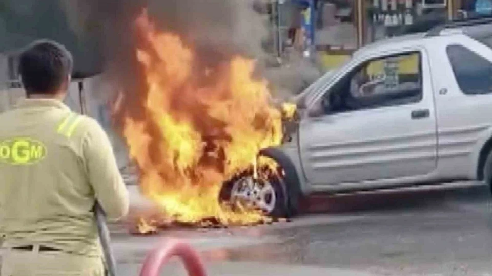 İki yıllık hayali küle döndü! Yeni aldığı lüks cip saniyeler içinde yandı