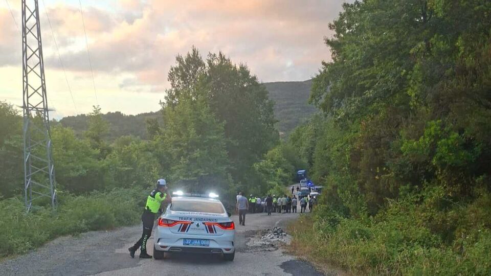 Kastamonu’da devrilen iş makinesinin altında kalan operatör hayatını kaybetti