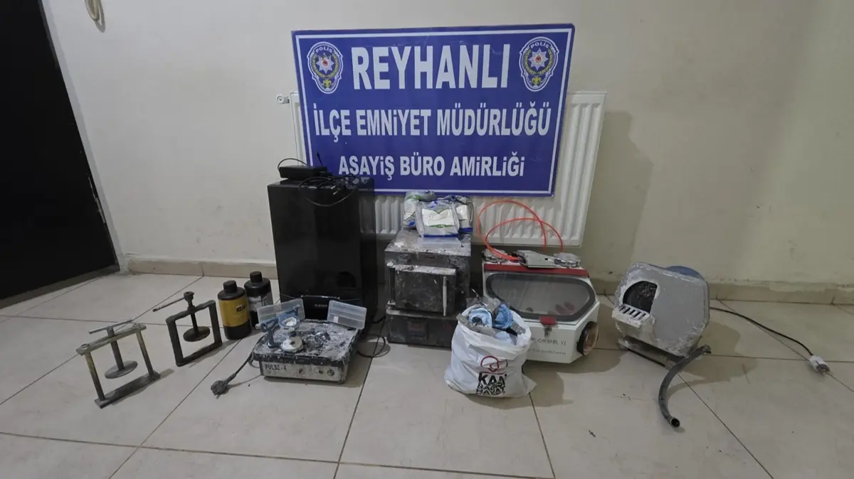 Kaçak diş laboratuvarına baskın: Çok sayıda cihaz ve malzeme ele geçirildi