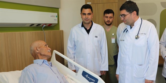 Karaciğerinden 13 santimetre tümör çıkarıldı