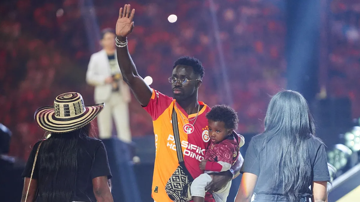 Galatasaray'da Davinson Sanchez'in alternatifi belli oldu! Listede Van Dijk ve Kim Min-jae iddiası