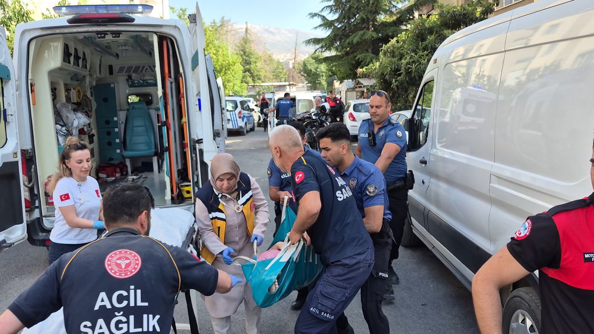 Tabancayla kızını öldürüp, eşini ve diğer kızını yaraladı