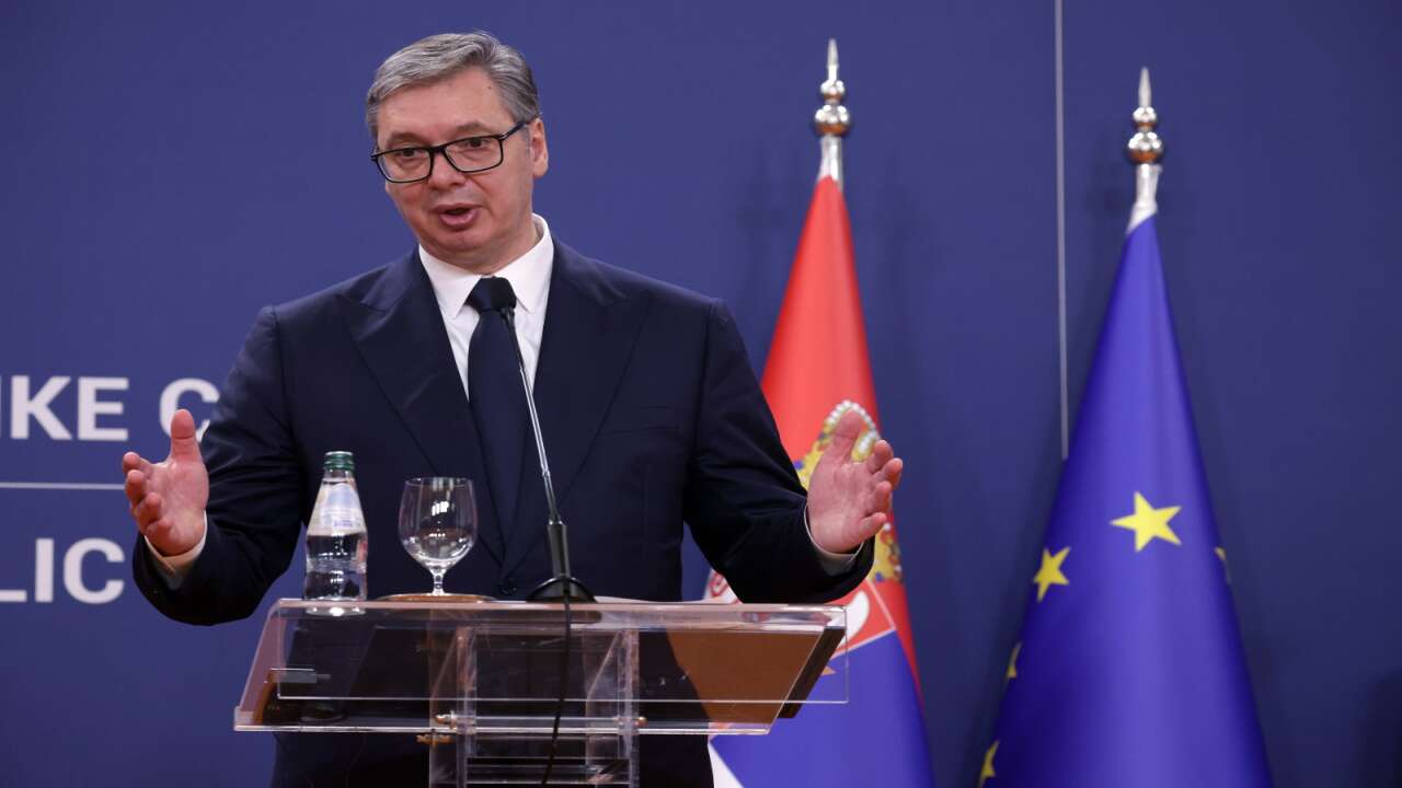 Sırbistan Cumhurbaşkanı Vucic'den istifa ediyor! Nedenini canlı yayında açıkladı