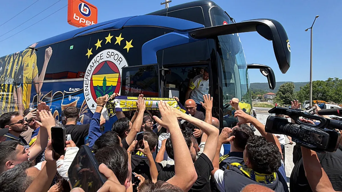 Fenerbahçe’ye Düzce’de coşkulu karşılama!