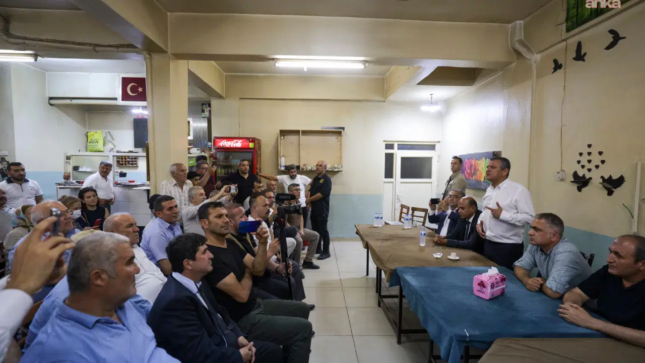 Özgür Özel, BİRTEK-SEN Genel Başkanı Mehmet Türkmen ile bir araya geldi