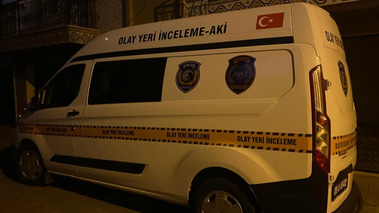 Komşular kötü kokudan şüphelendi! Kapı açılınca acı gerçek ortaya çıktı
