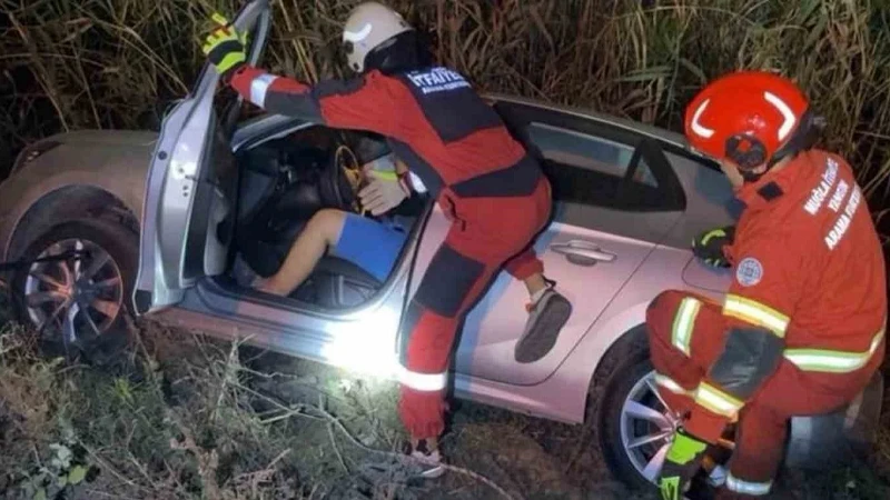 Dalaman'da korkutan kaza: Otomobil sulama kanalına uçtu