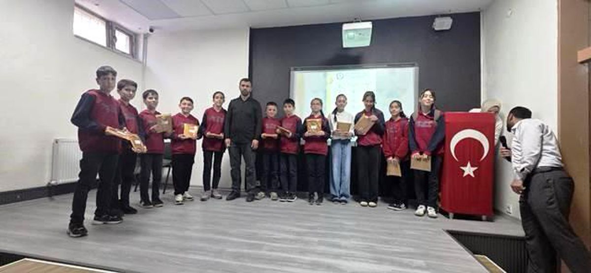 Genç yürekler Peygamberimizi anlamak için yarıştı