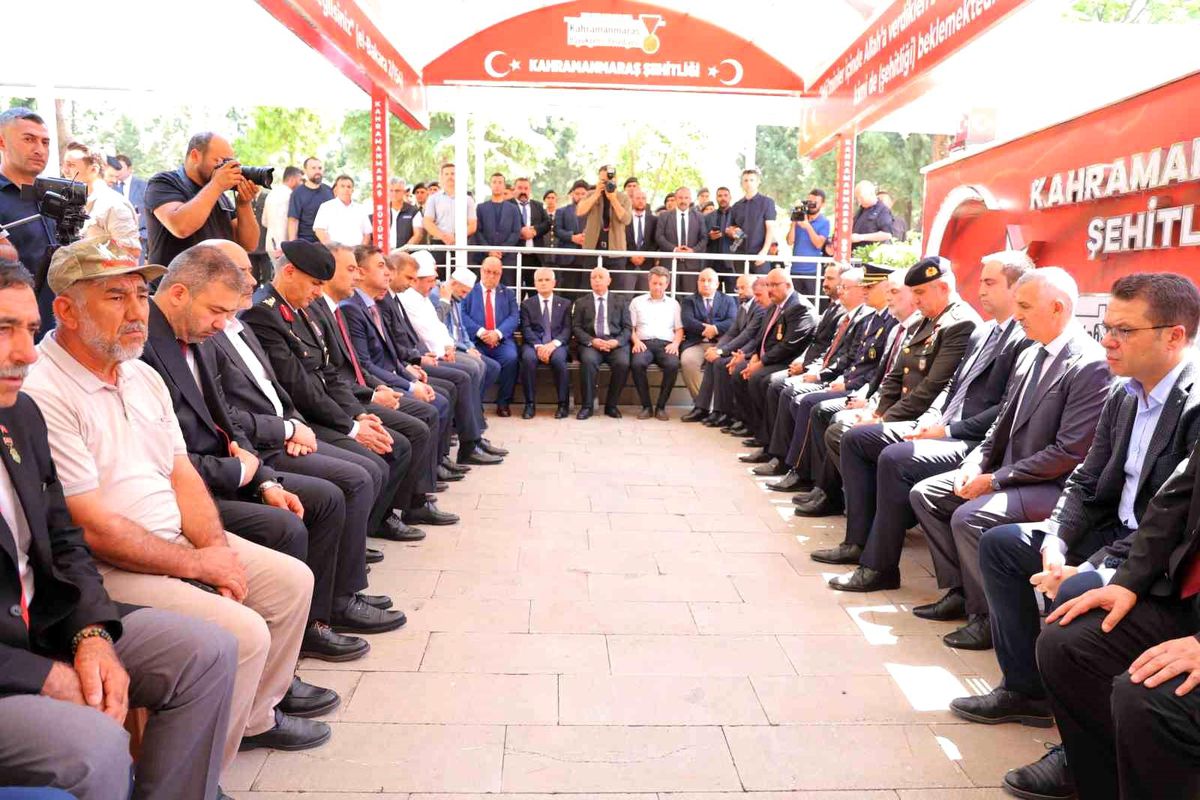 Kahramanmaraş'ta 15 Temmuz anma etkinlikleri şehitlik ziyaretiyle başladı
