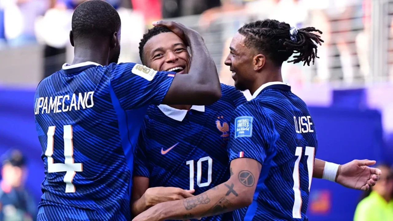 Fransa ve Meksika son 16 turunda! Mbappe Messi'yi yakaladı