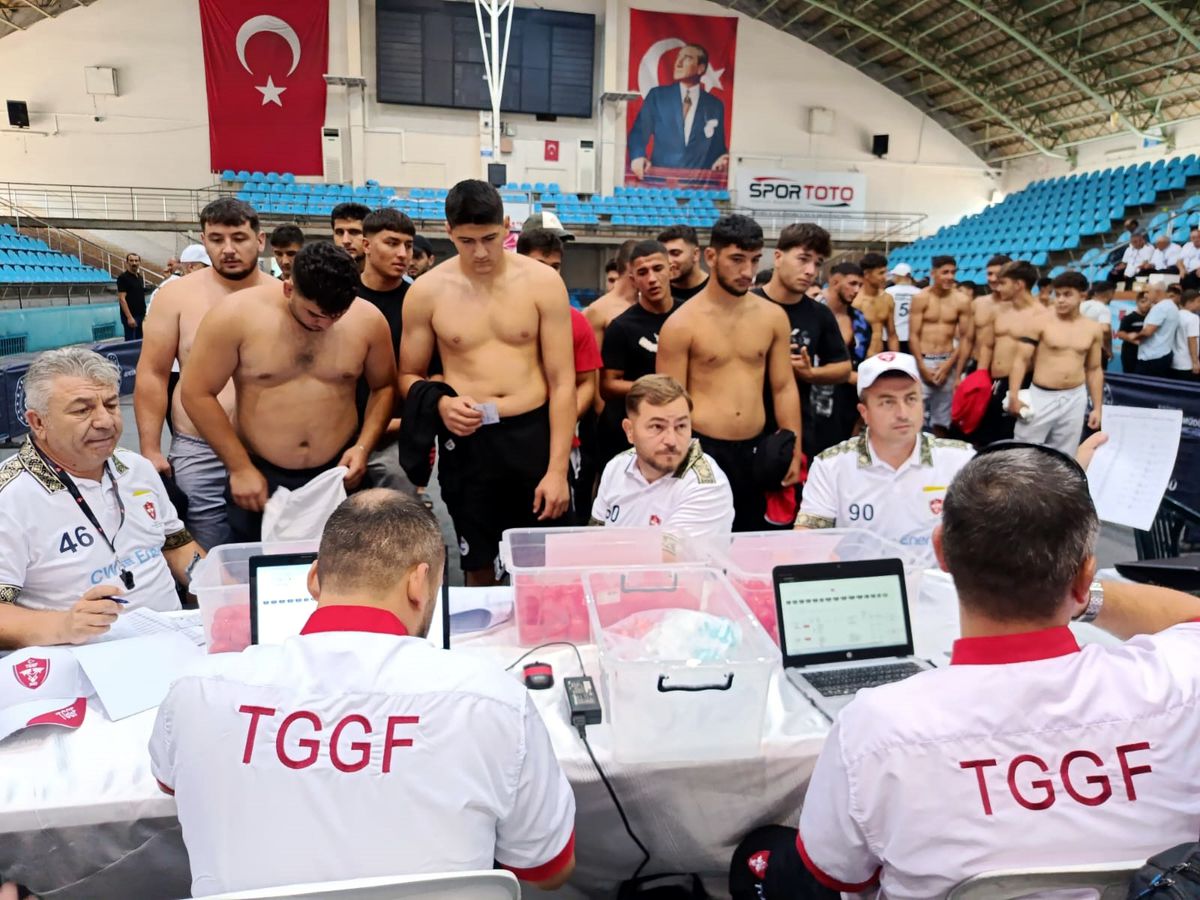 665'inci Kırkpınar Yağlı Güreşleri'nde güreşecek 840 pehlivanın kayıt işlemleri başladı