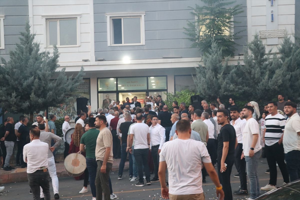 AK Parti Siirt'te yeni il başkanı Gider'e coşkulu karşılama