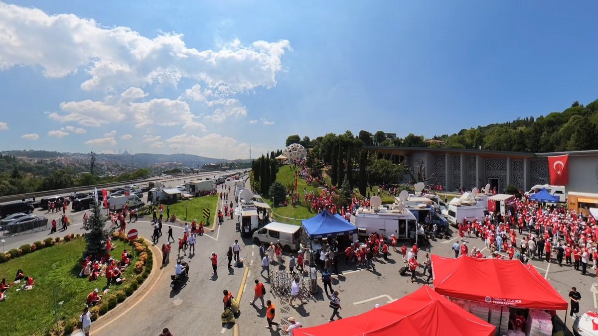 10. yılında 15 Temmuz yürüyüşü: 'İrade bizim, zafer bizim'
