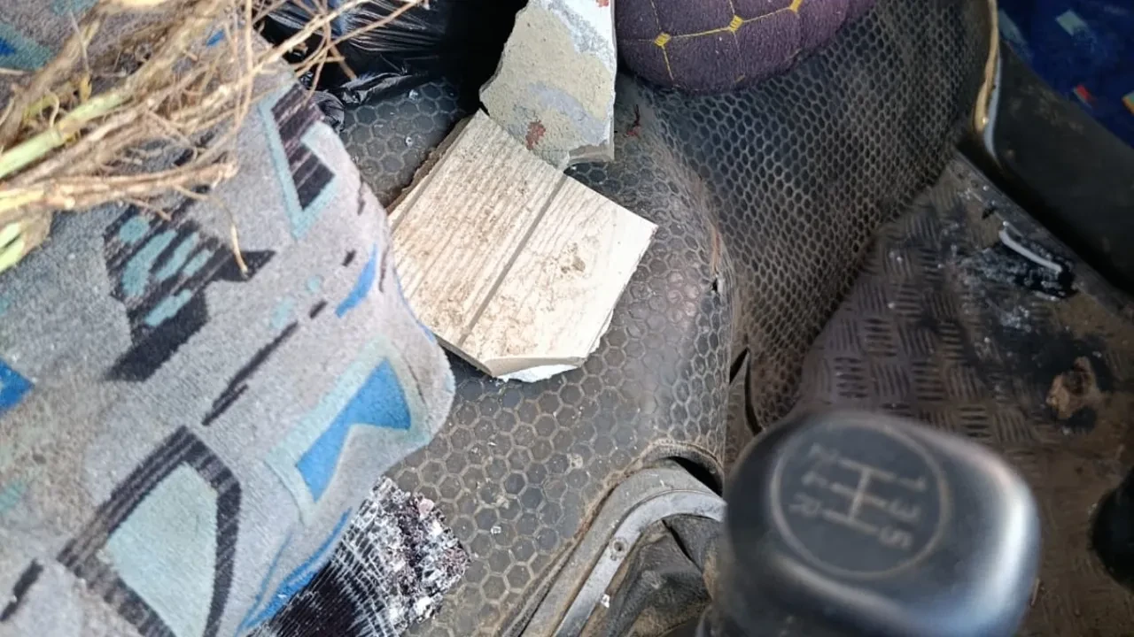 Rakiplerinin ucuza karpuz sattığını öğrenen vatandaş sinir krizine girdi: 3 aracın camını kırdı