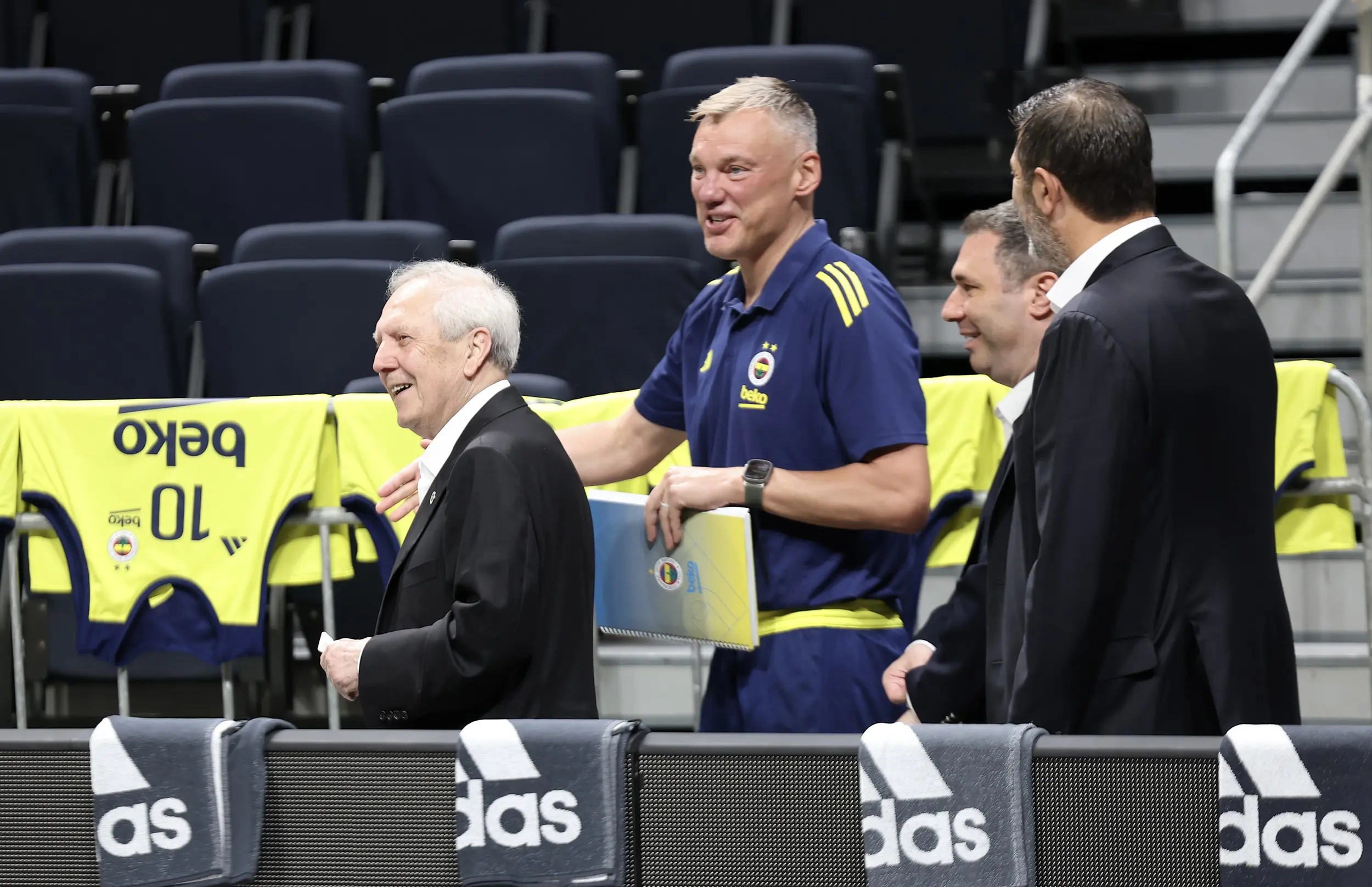 Aziz Yıldırım'dan Fenerbahçe Beko'ya ziyaret