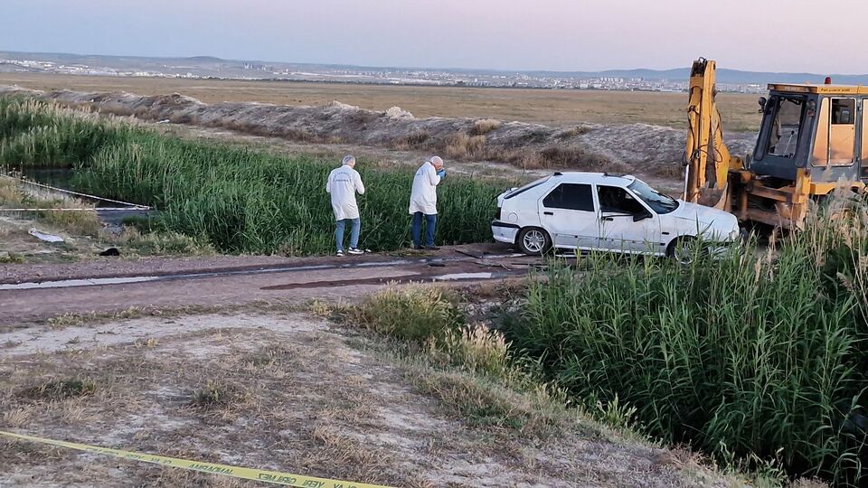 Karaman'da dereye devrilen otomobildeki 3 çocuk öldü, 4 kişi yaralandı