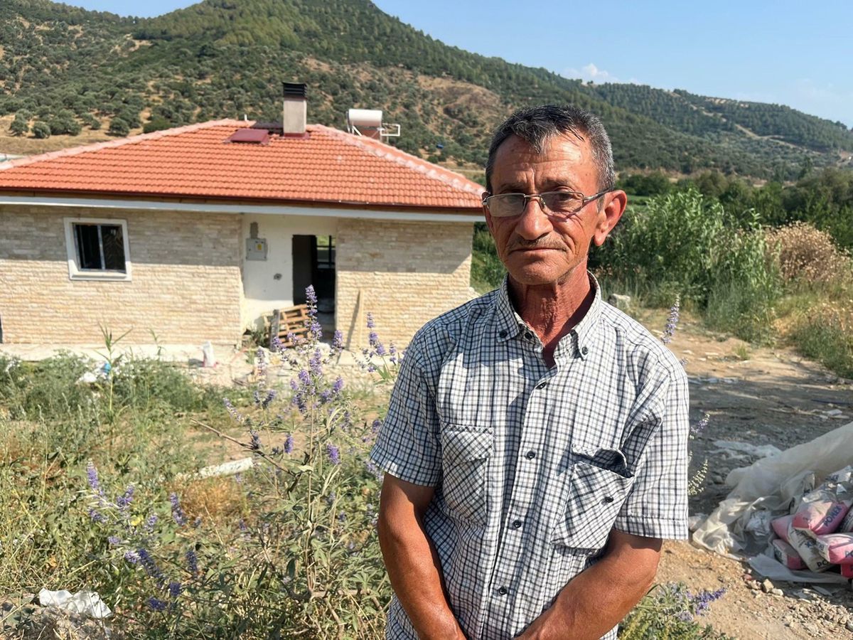 İzmir'deki yangında evini kaybetmişti; afet konutlarındaki yeni evi için gün sayıyor