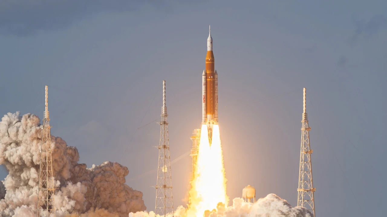 SpaceX'ten tarihin en büyük halka arzı: İlk işlem gününü yüzde 19 artışla tamamladı