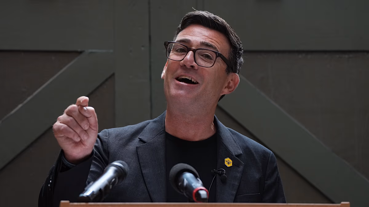 Muhtemel başbakan Andy Burnham hangi grupları dinliyor?