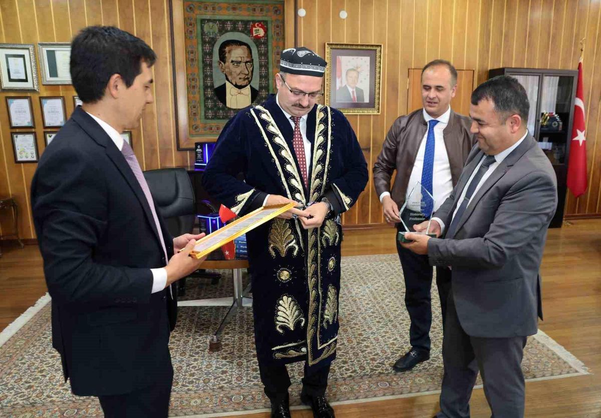 Atatürk Üniversitesi, kardeş coğrafyalardaki üniversiteler için tecrübesini paylaşıyor