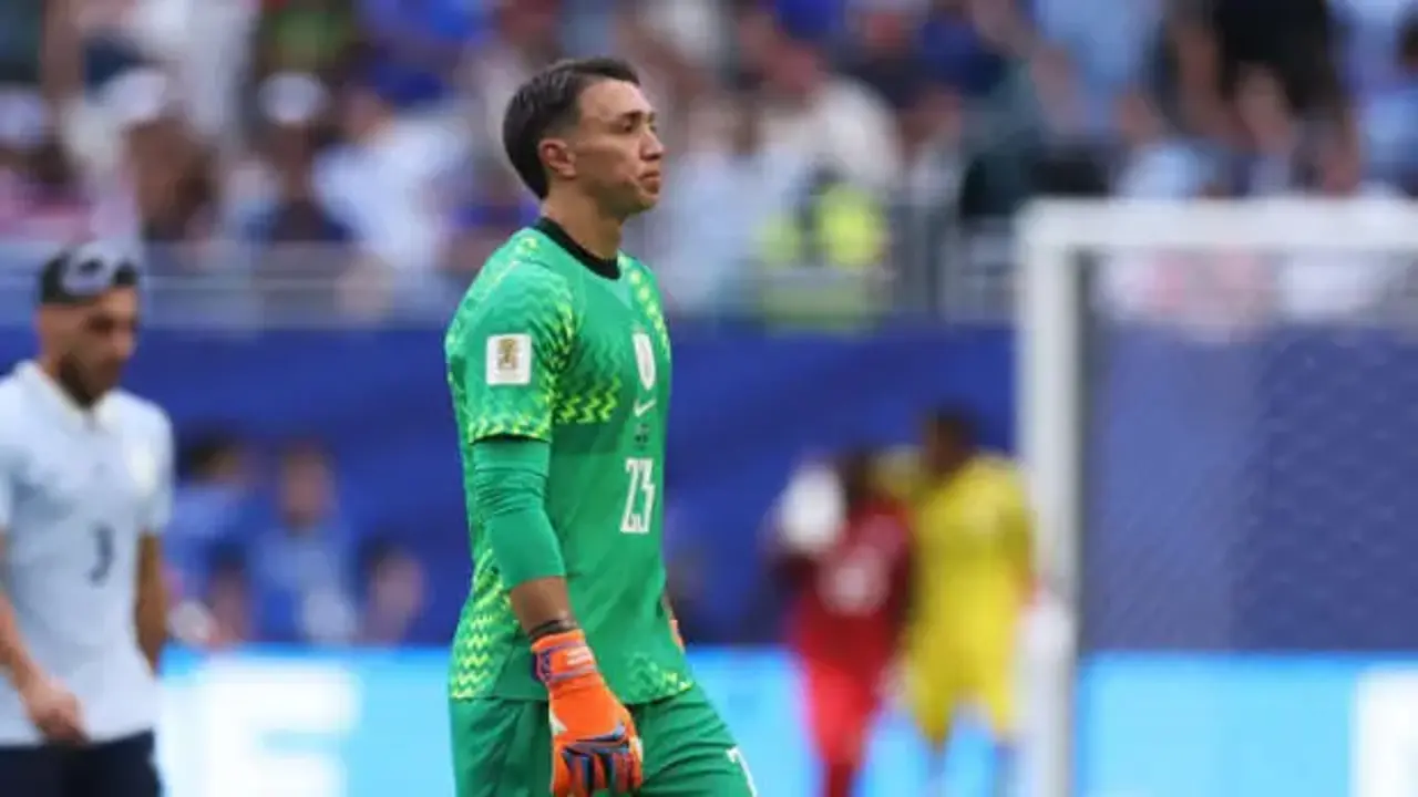 Dünya Kupası'na veda eden Uruguay'da federasyondan flaş yaptırım! İçlerinde Muslera da var