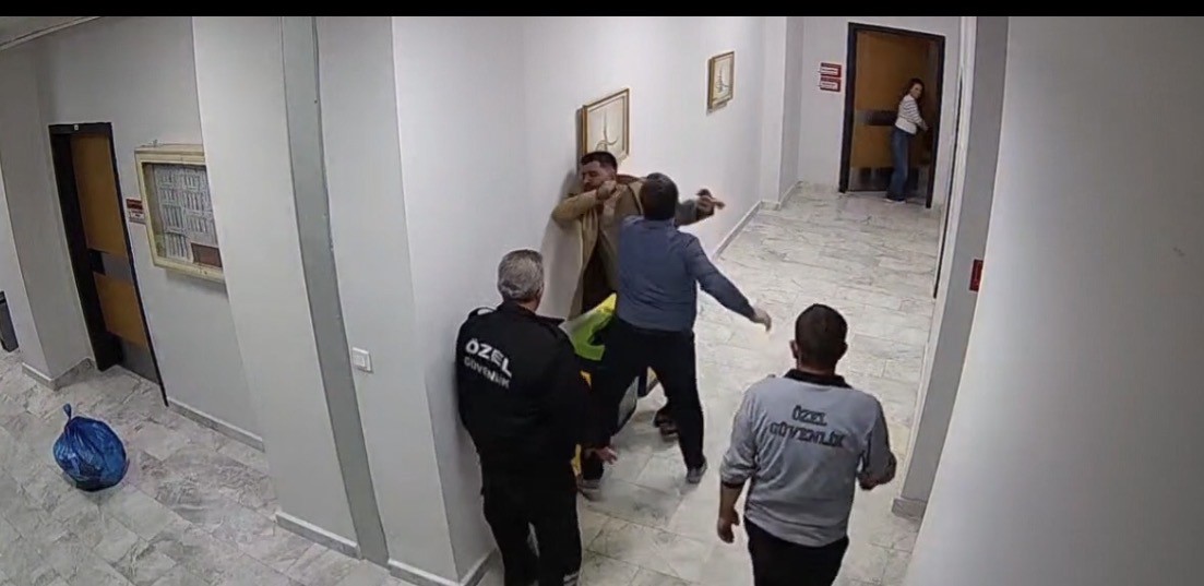 Hastane müdüründen personele dayak. Valilik inceleme başlattı