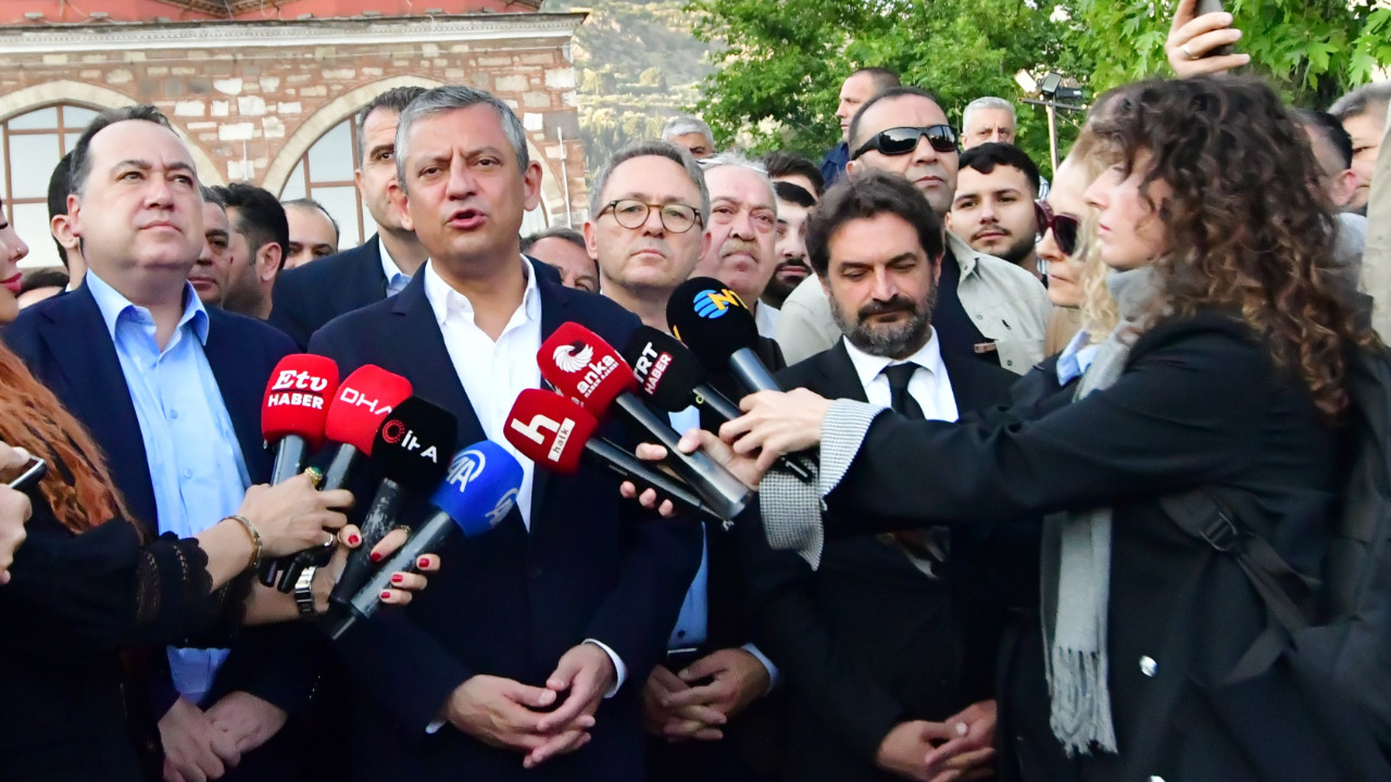 Özgür Özel'in Manisa ekibinden iki kişi gözaltına alındı
