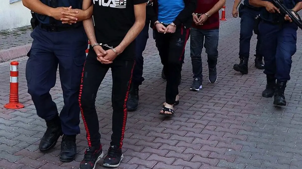 Örgütün yeni taktiği deşifre oldu! İhanet şebekesine 12 ilde ağır darbe