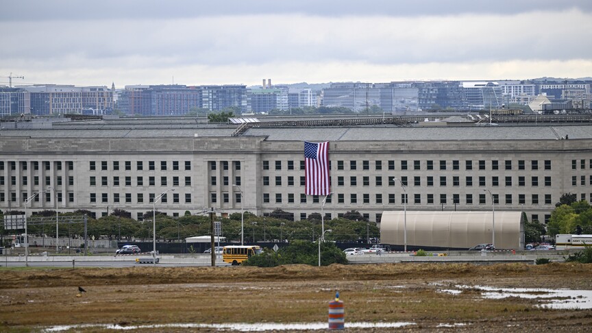 Pentagon'da "tehlikeli madde alarmı" nedeniyle birçok kat ve koridor kapatıldı, bazı katlar tahliye edildi
