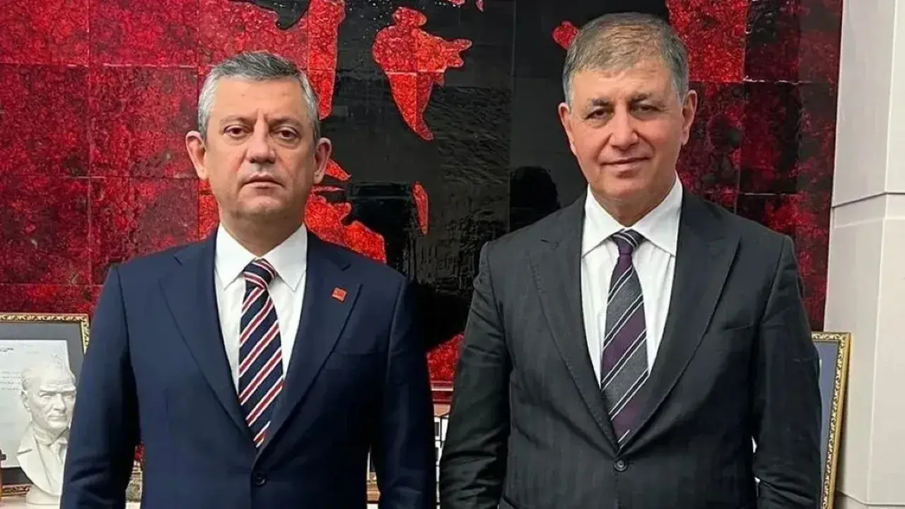 Yeni parti kuracak Özel'e soğuş duş! Cemil Tugay'dan geri vites
