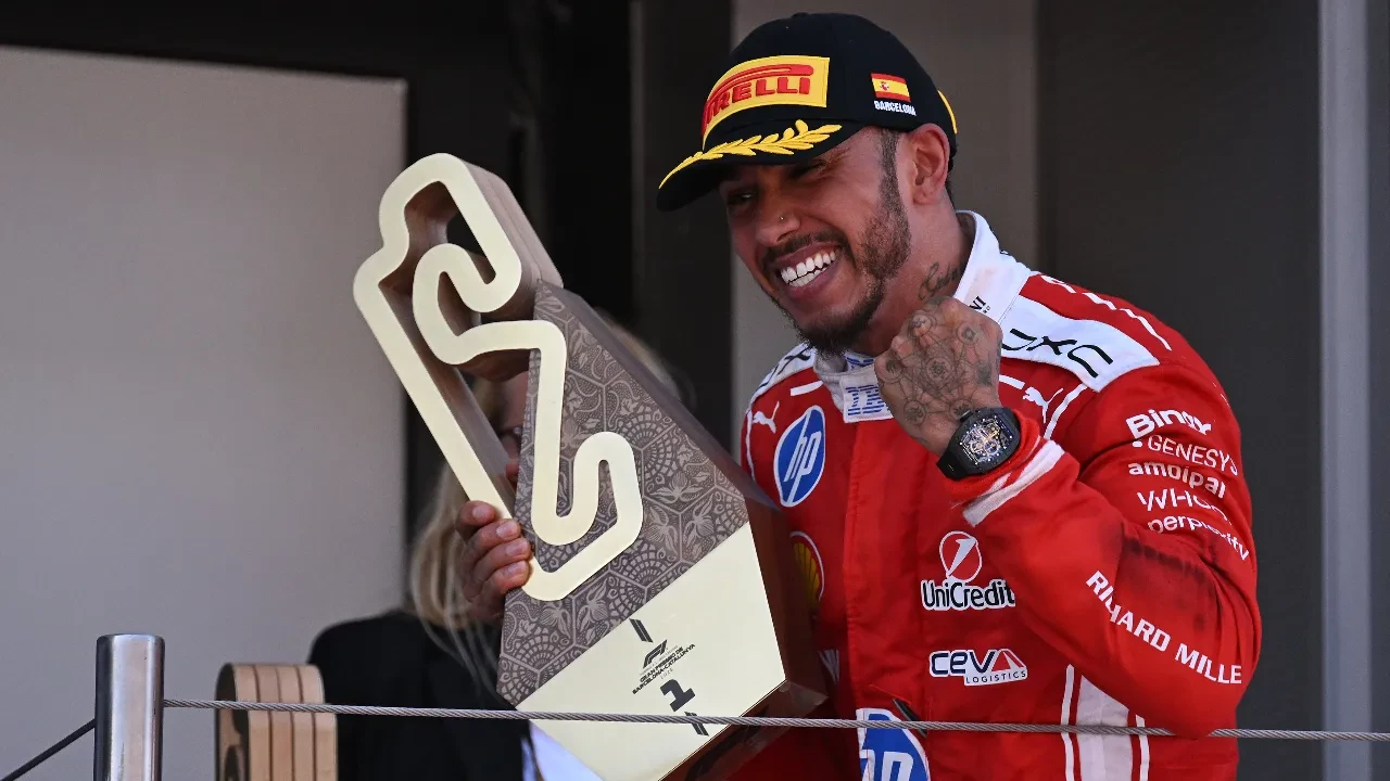 Lewis Hamilton'dan Ferrari'de ilk galibiyet! İngiliz pilot, Barcelona GP'de zafere uzandı