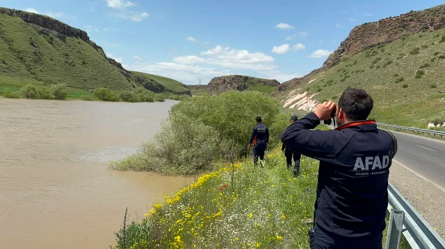 Aras Nehri’nde 3 gündür dinmeyen acı: 17 yaşındaki kayıp çoban için 103 personel seferber oldu