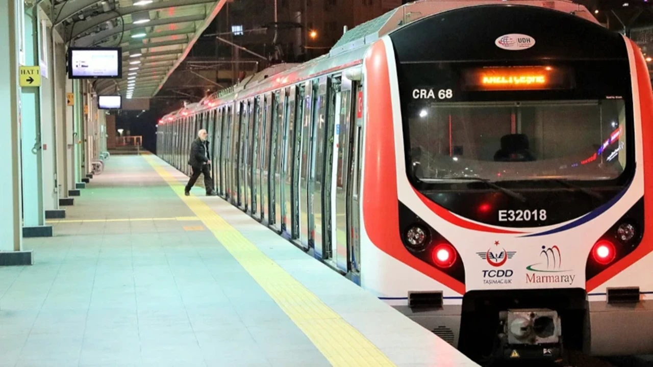 Marmaray'da intihar vakası! Seferler tek hat üzerinden gecikmeli olarak sürüyor
