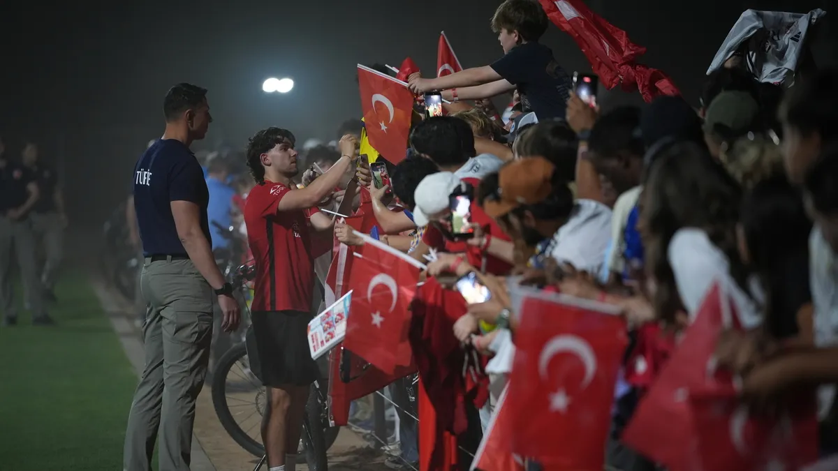 Milli Takım ilk antremana çıktı! Arizona'da taraftarlardan sevgi seli