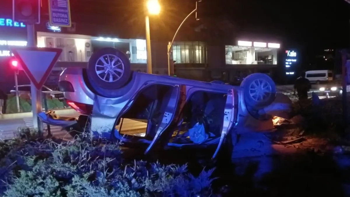 Kocaeli'de otomobil ile motosiklet çarpıştı: Yaralılar var