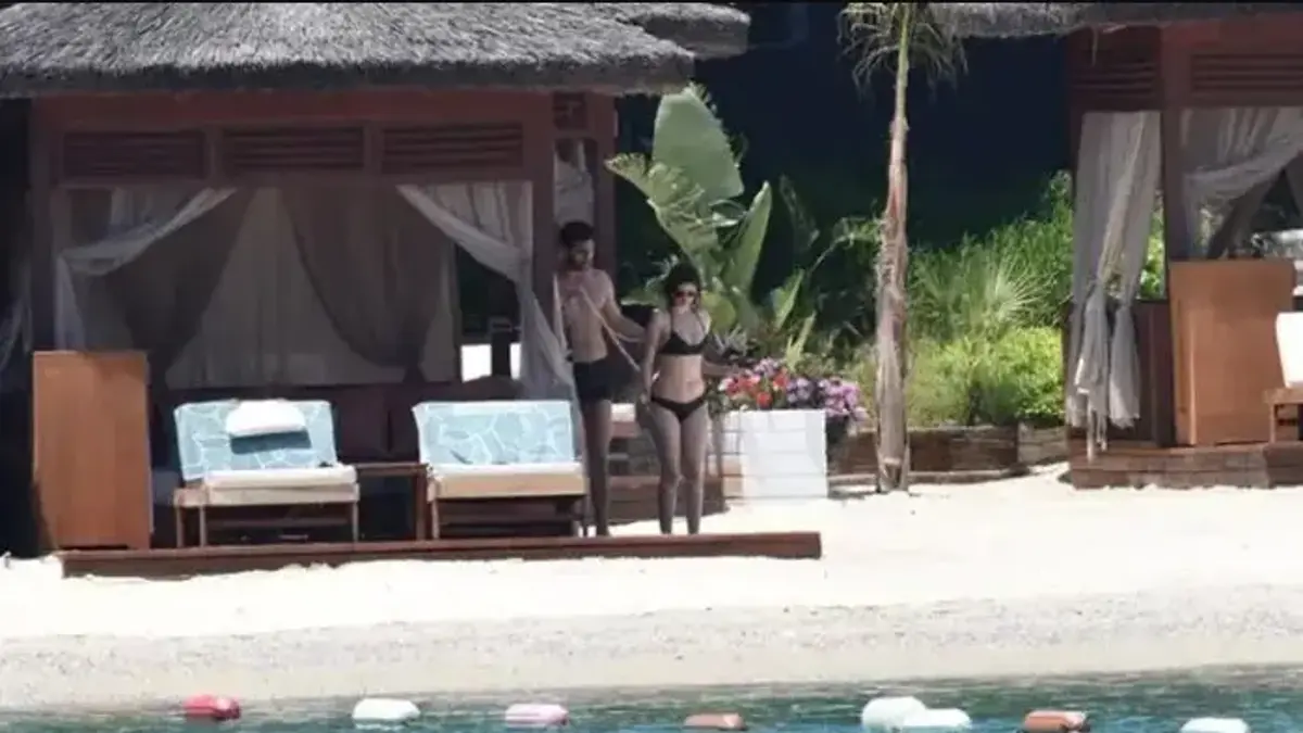 Zeynep Atılgan ve Ali Öner Bodrum dönüşü havalimanında görüntülendi