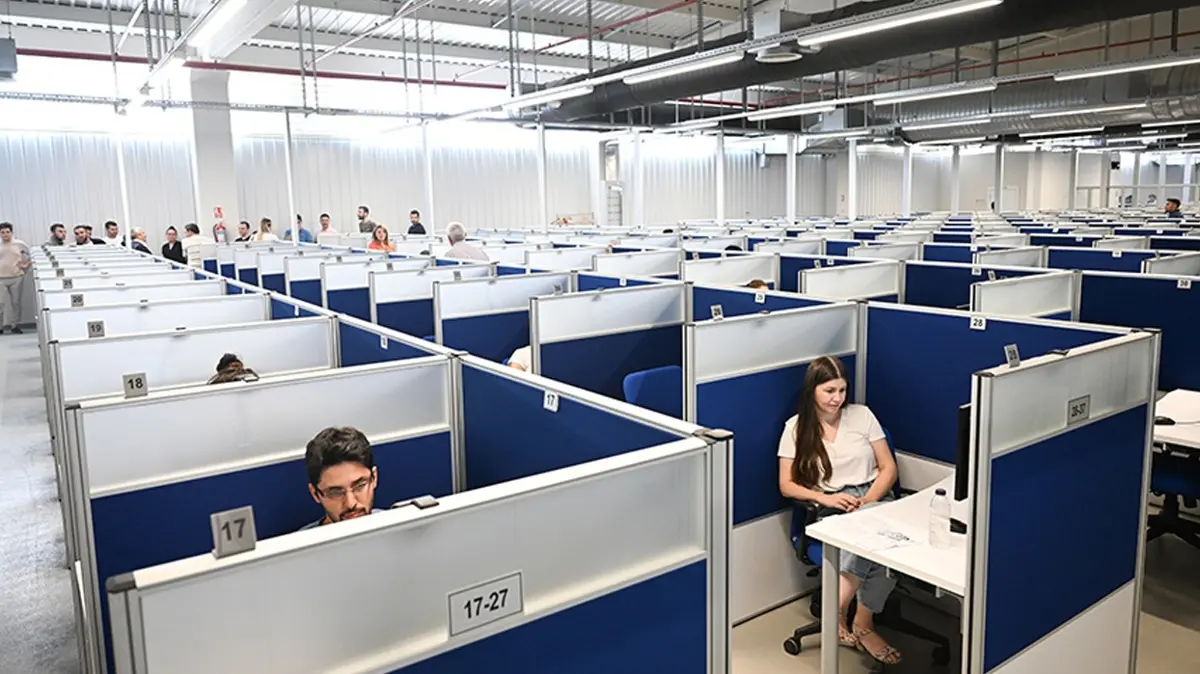 Çalışmalar başladı! ÖSYM'den tarihi elektronik sınav adımı