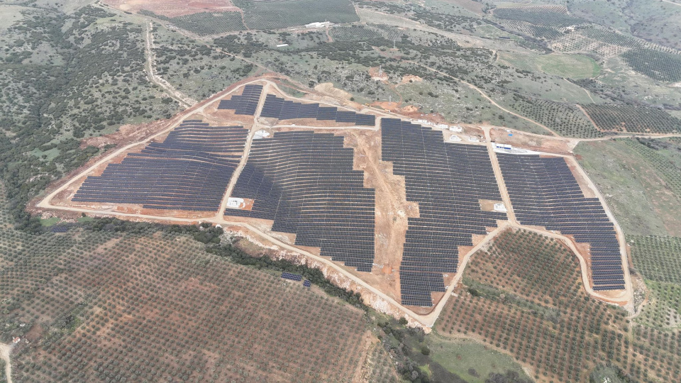Şişecam'ın İş Enerji işbirliğiyle gerçekleştirdiği GES tamamlandı