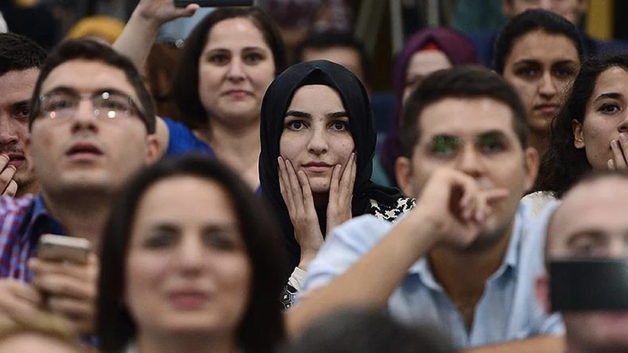 MEB ilan etti: Öğretmenlere atama müjdesi
