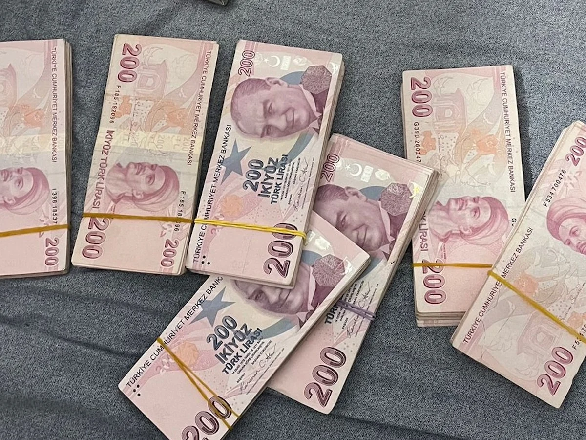 İzmir merkezli FETÖ operasyonu: 12 ilde yapılanma deşifre edildi