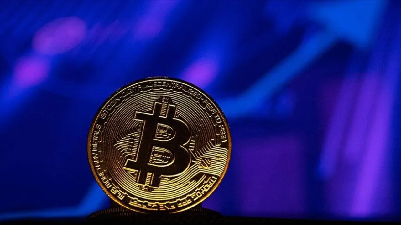 Bitcoin mayıstan bu yana en yüksek seviyesinde! Analistler 70 bin doları işaret etti